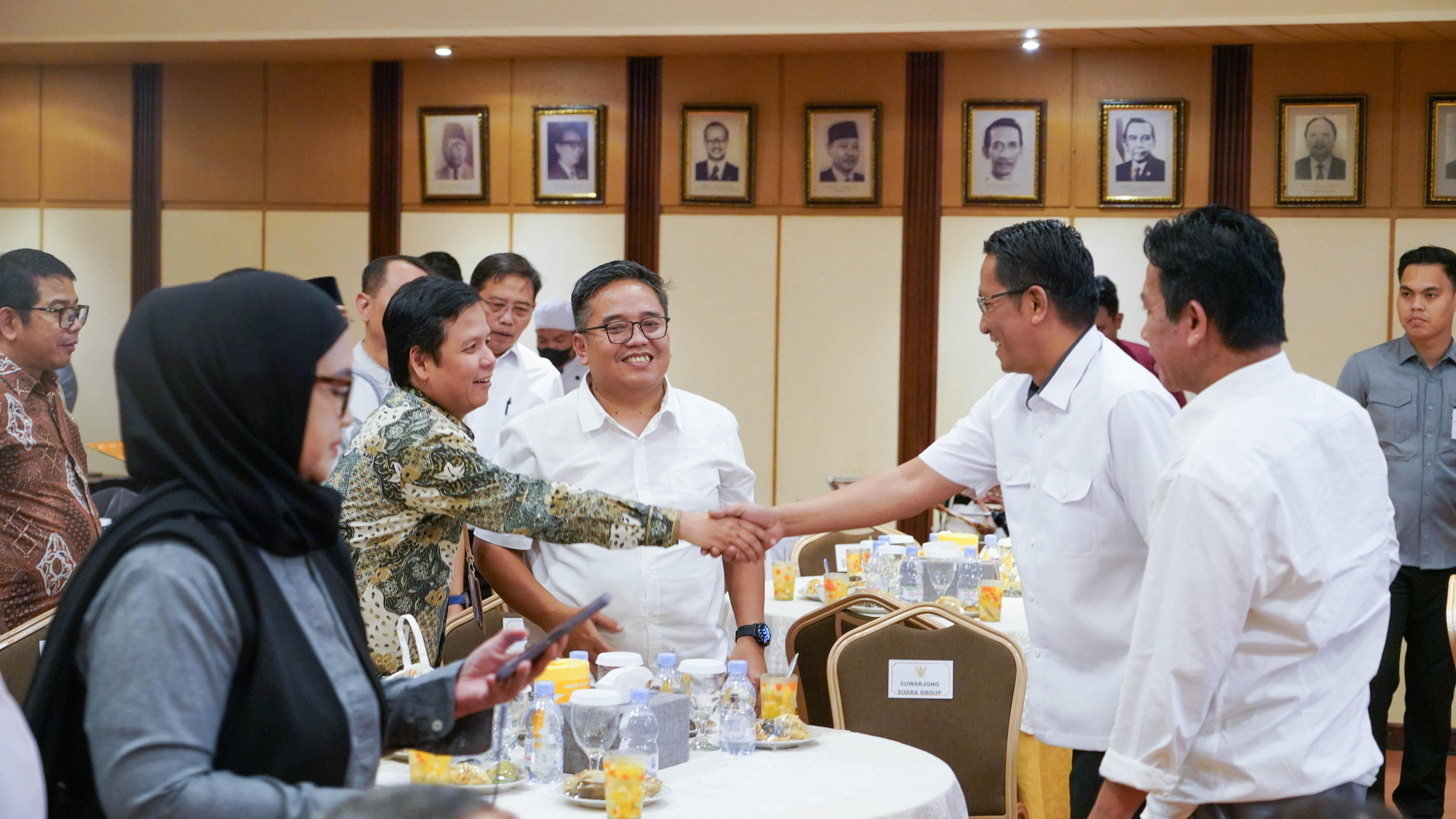 2026 03 03 Bukber Menkum Pemred 4